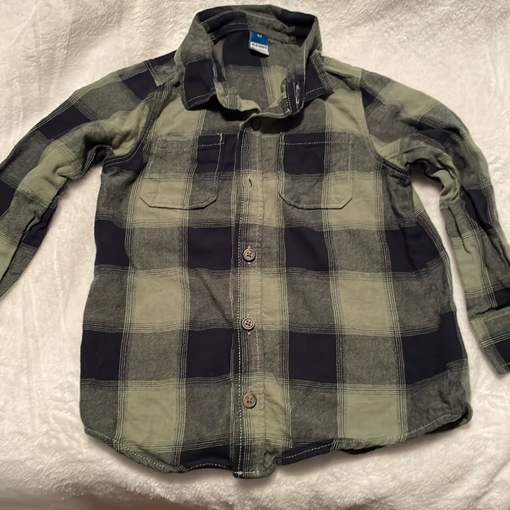 5T green and black plaid shirt